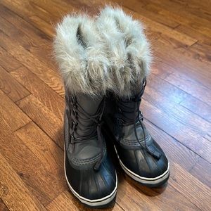 NWOT- NEVER WORN Sorel Winter Boots